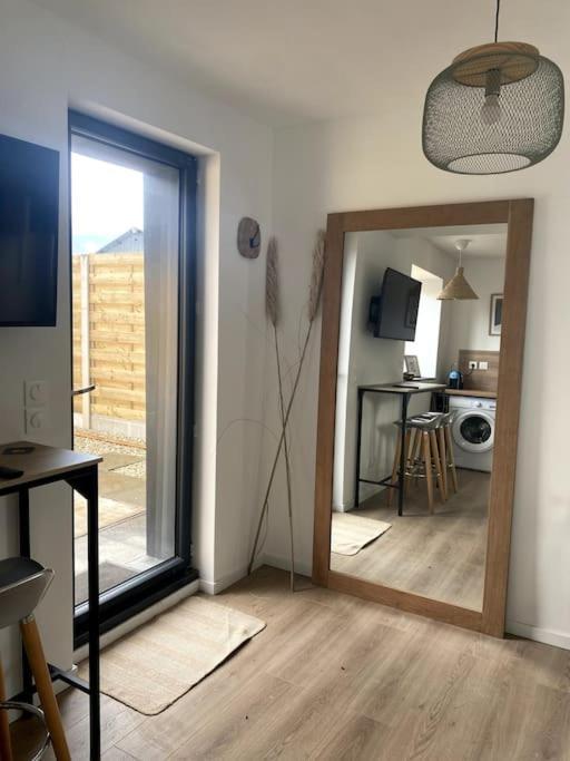 Entre Ville Et Campagne Appartement Cosy Avec Parking Et Terrasse Wood Coutiches Eksteriør bilde